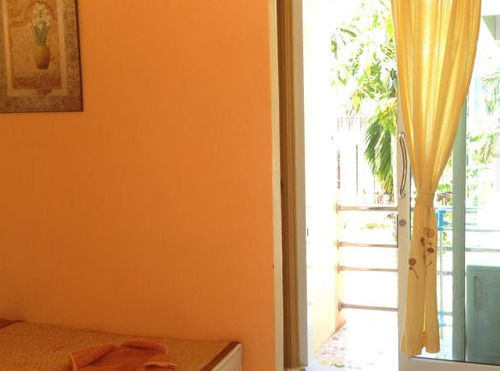 Отель Amonrada House