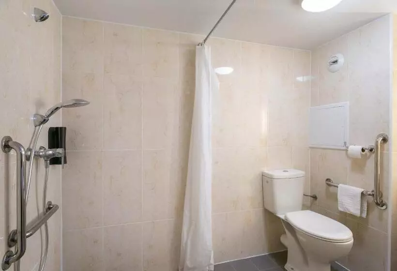 B&b Hotel Lorient Lanester