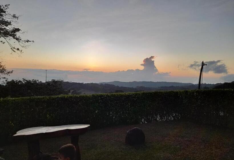 호텔 Cabinas Capulin & Farm