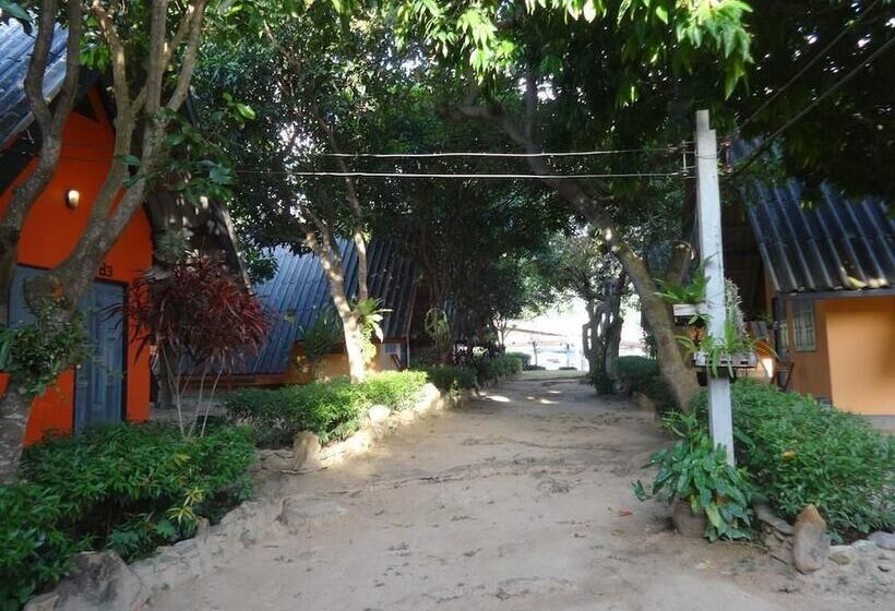 בית מלון כפרי Cashewnut Tree Resort