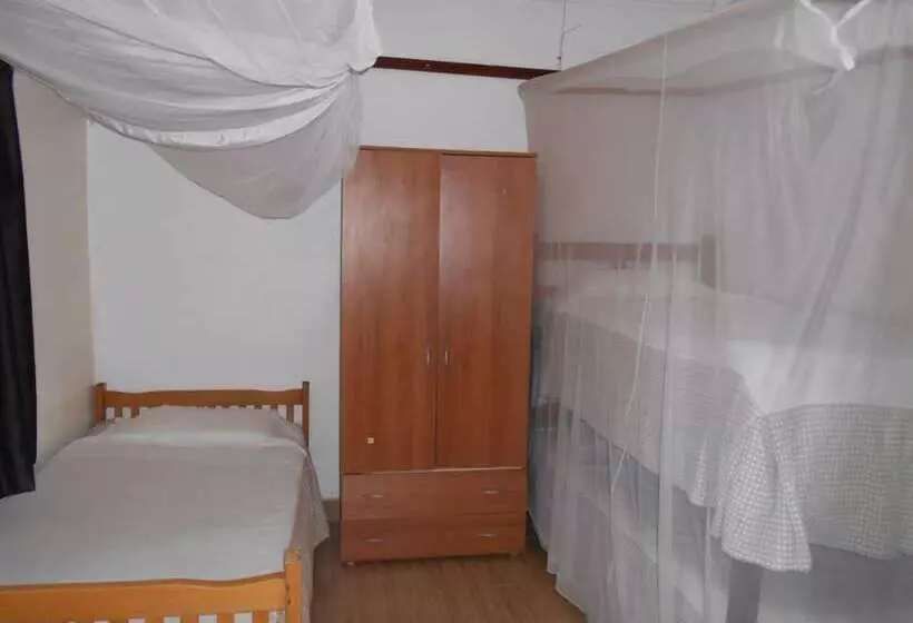 هتل Chel And Vade Cottages