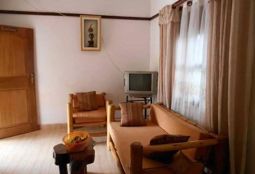هتل Chel And Vade Cottages