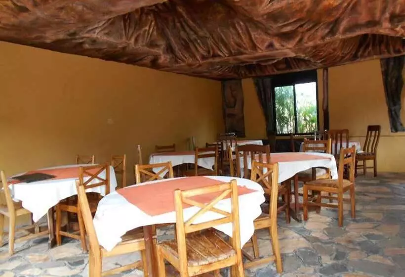 هتل Chel And Vade Cottages
