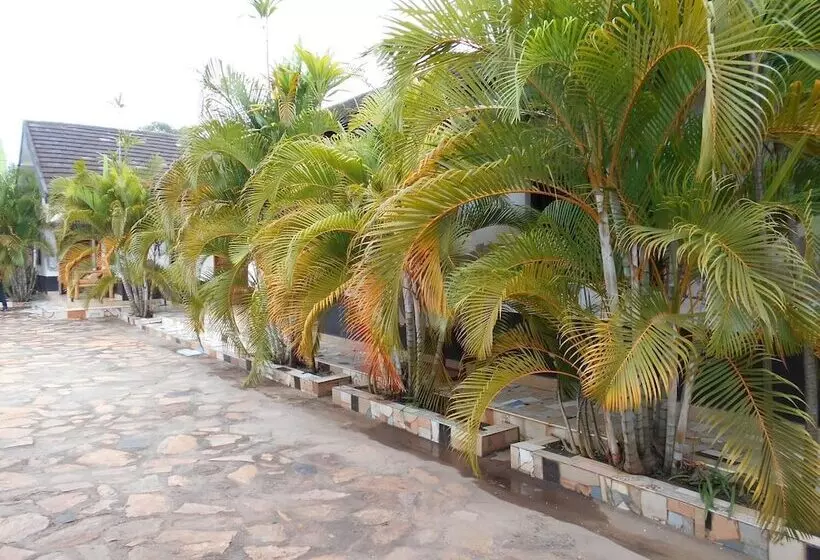 هتل Chel And Vade Cottages