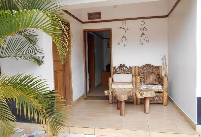 هتل Chel And Vade Cottages