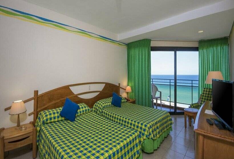 ホテル Puntarena Playa Caleta