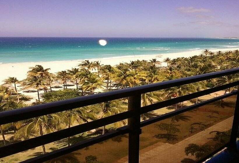 ホテル Puntarena Playa Caleta