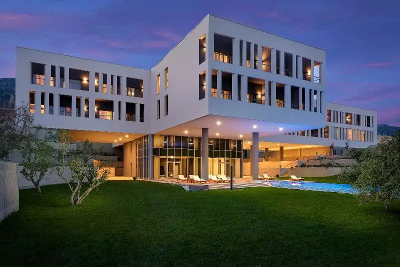Hotel Salona Palace