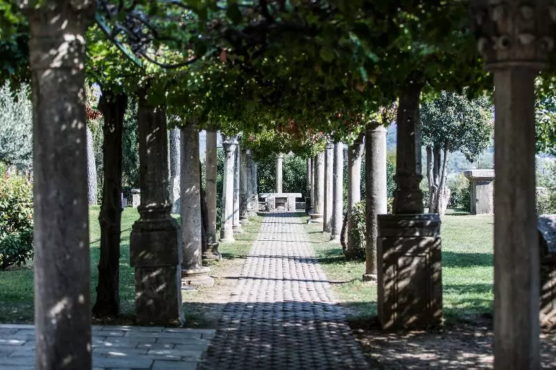 Hotel Salona Palace