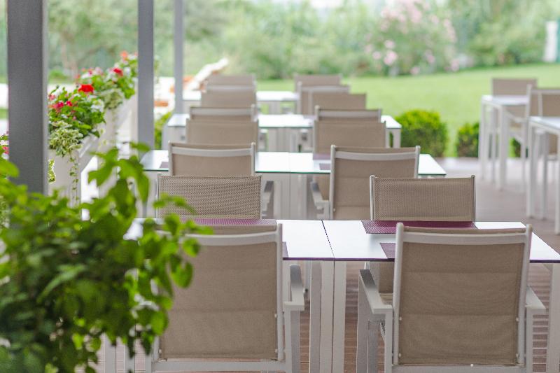 בית מלון כפרי Salona Palace