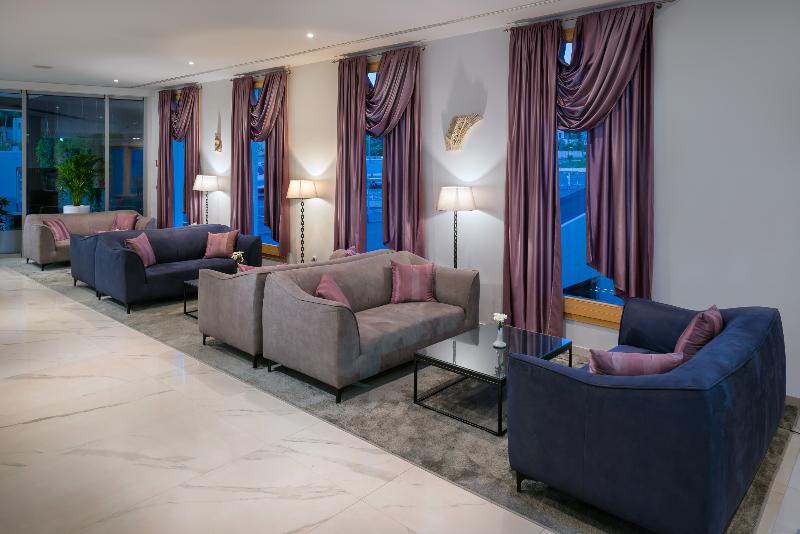 בית מלון כפרי Salona Palace