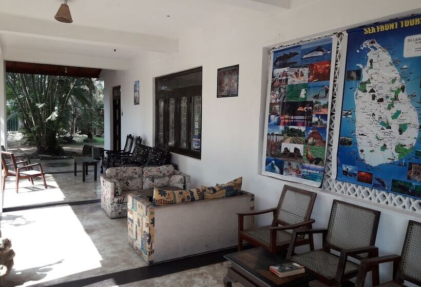 فندق Sea Front Hikkaduwa