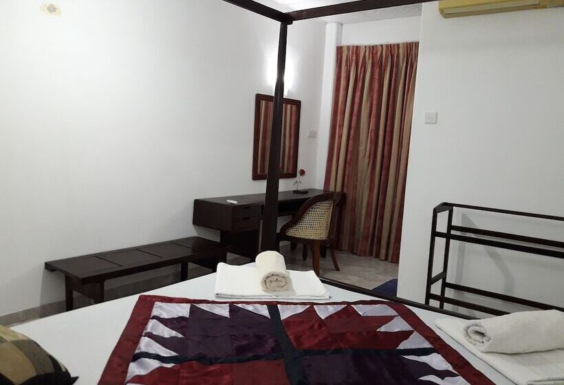 فندق Sea Front Hikkaduwa