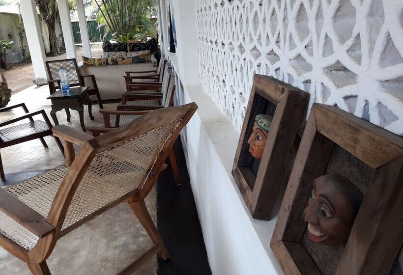 فندق Sea Front Hikkaduwa