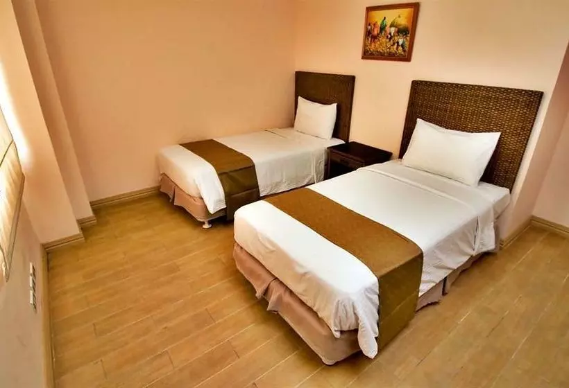 Hotelli Subic Holiday Villas