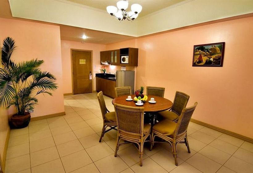 Hotel Subic Holiday Villas