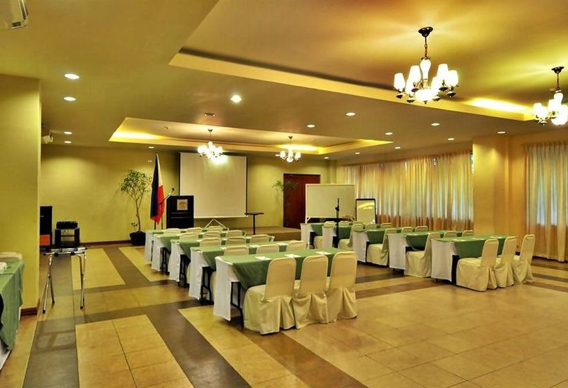 Hotel Subic Holiday Villas