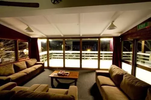 ホテル Tanderra Ski Lodge