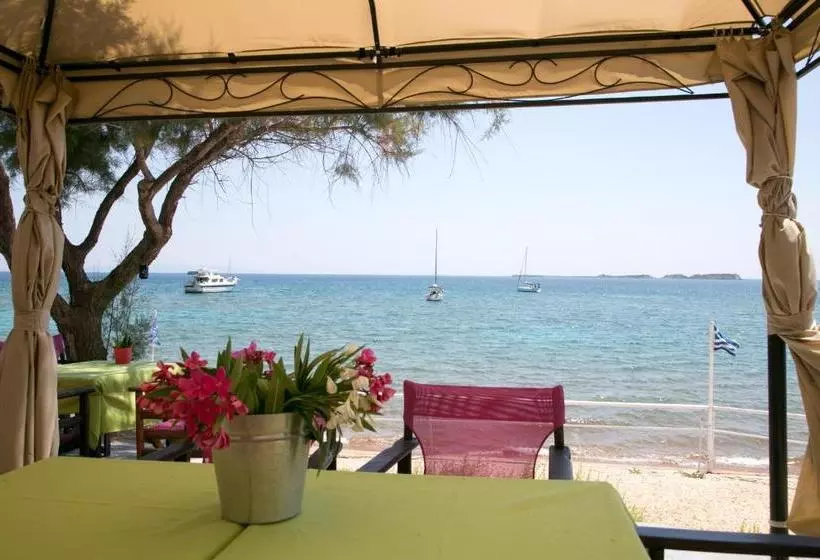 Kefalonia Beach Hotel & Bungalows