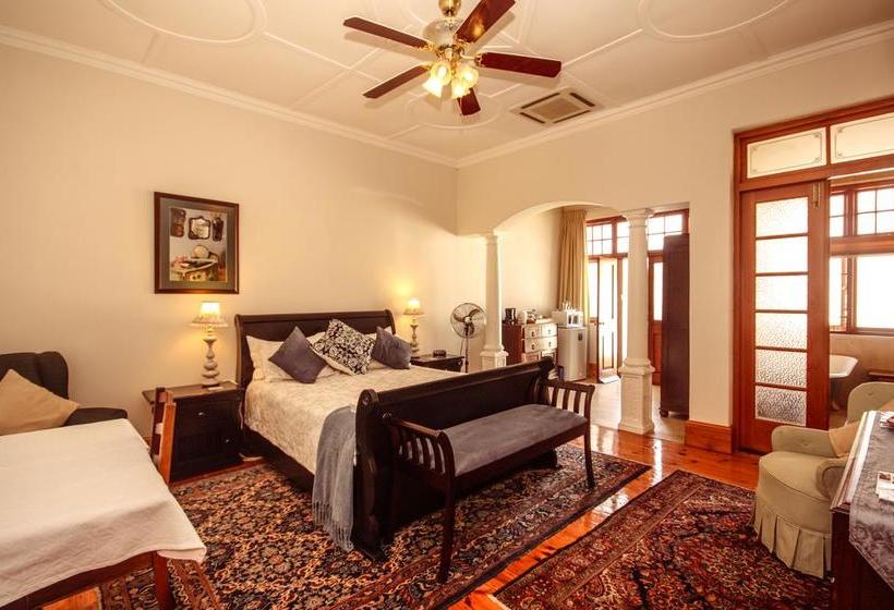 פנסיון 50 College Drive B&b