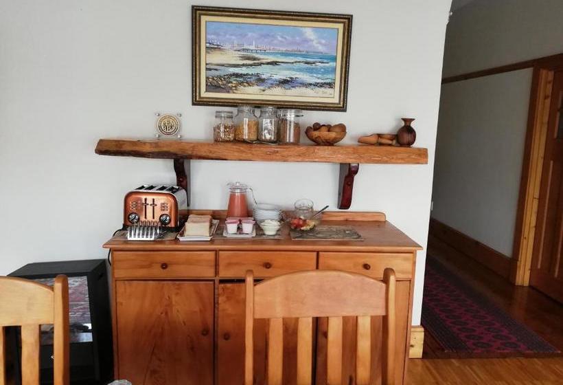 פנסיון 50 College Drive B&b