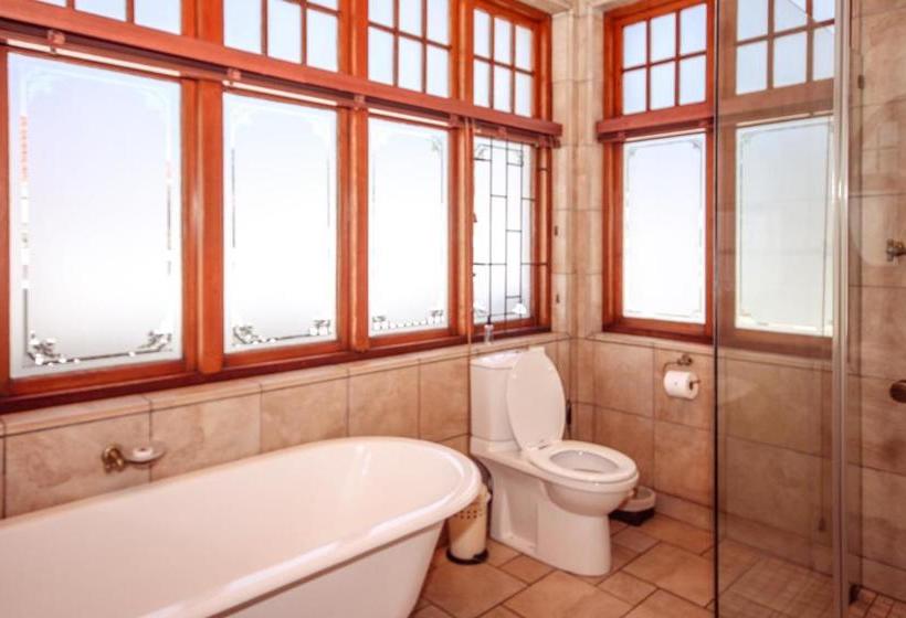 פנסיון 50 College Drive B&b