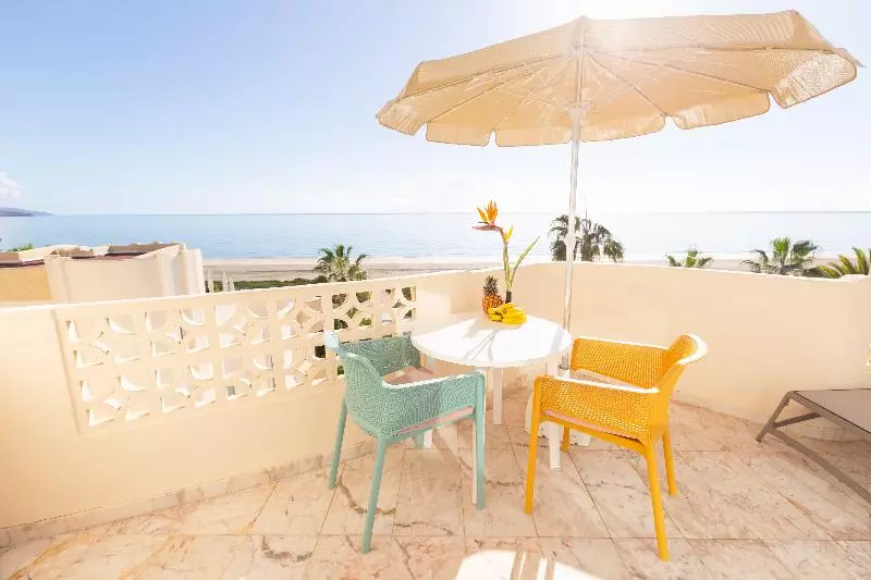 R2 Maryvent Beach Apartments