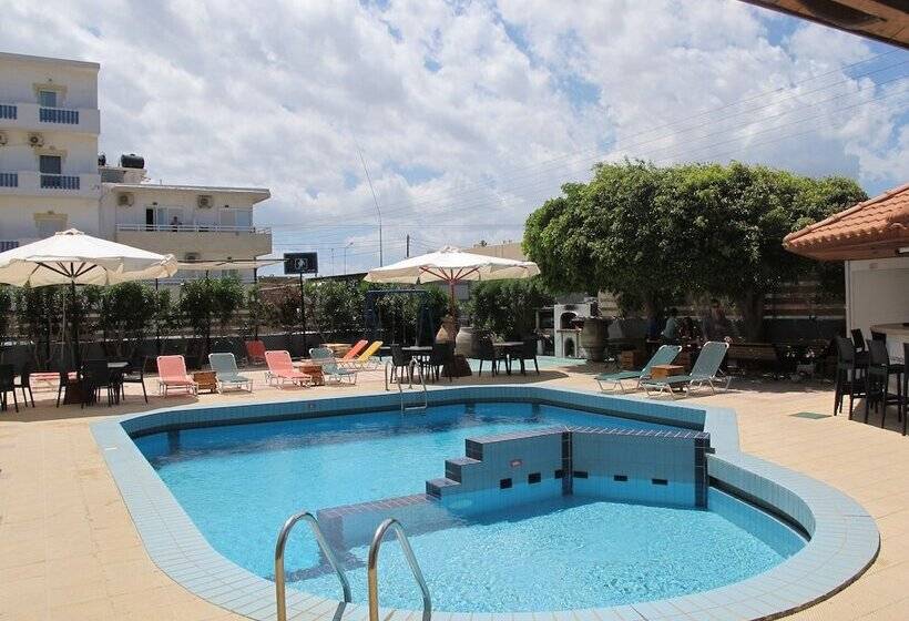 Albatross Studios & Apartments