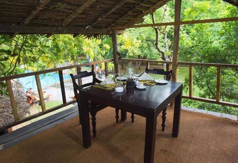 ユースホステル Sigiriya
