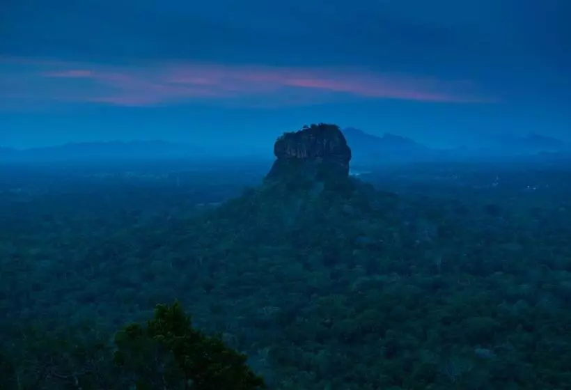 ユースホステル Sigiriya