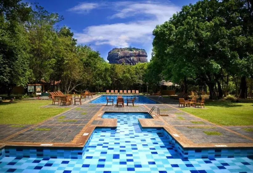 ユースホステル Sigiriya