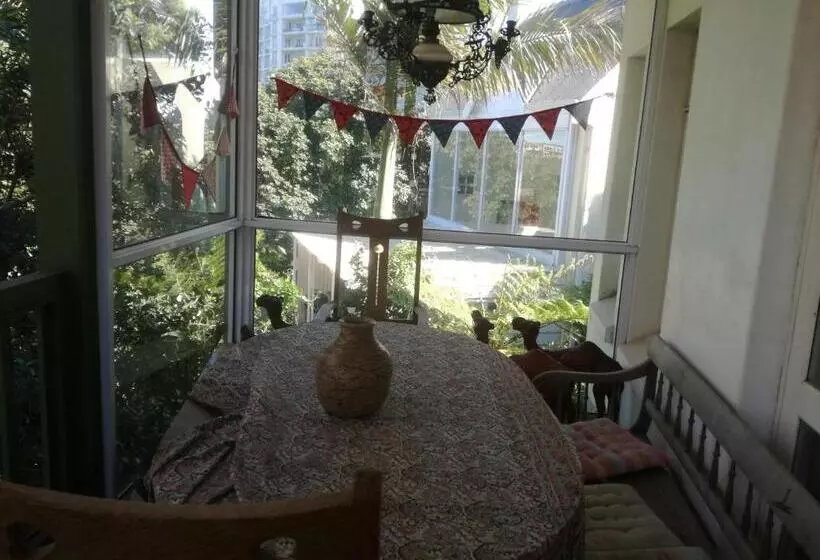 Aamiaismajoitus (B&B) Valley Guest House