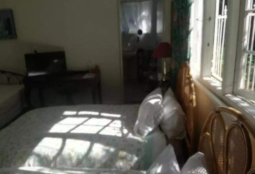 Aamiaismajoitus (B&B) Valley Guest House