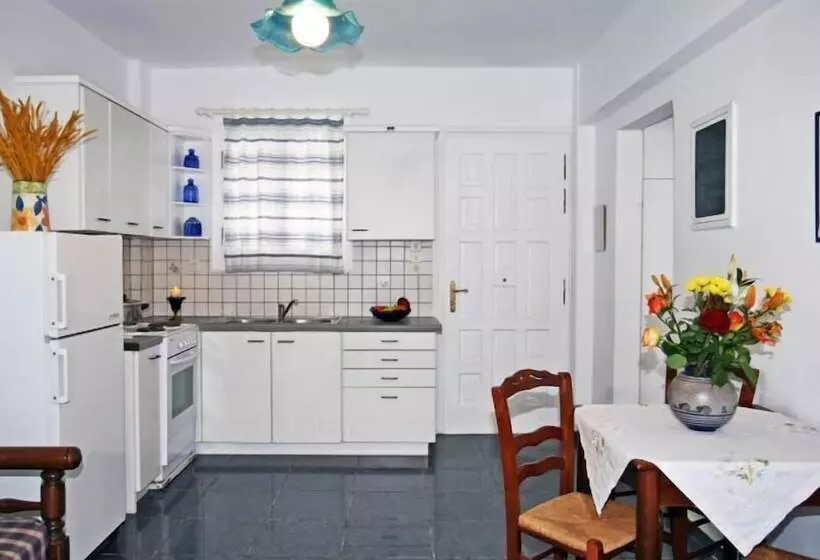 Erato Apartments