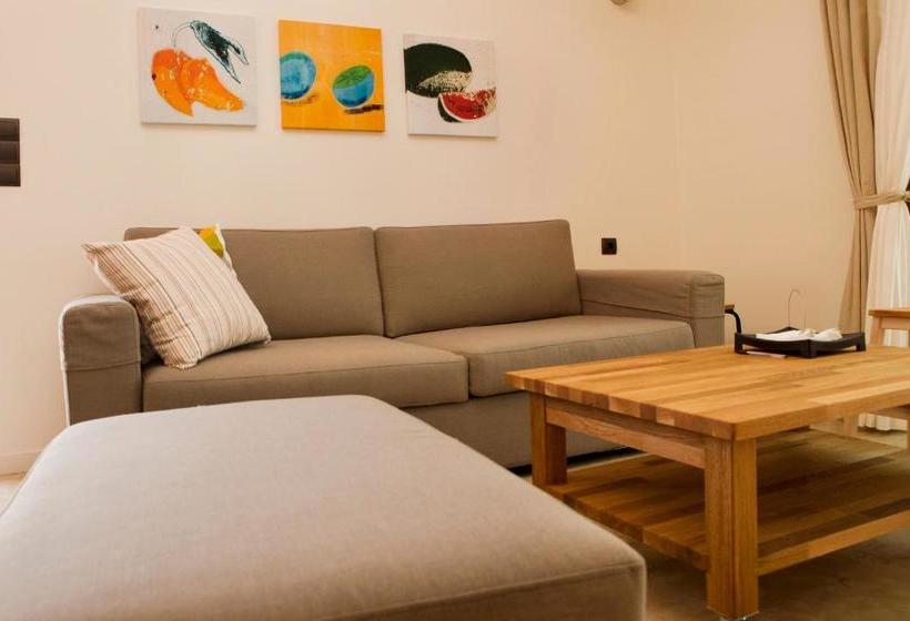 Horizonte Seafront Suites