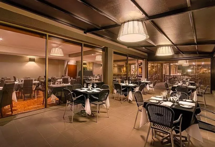 Hotelli Crest On Barkly Serviced Apartments