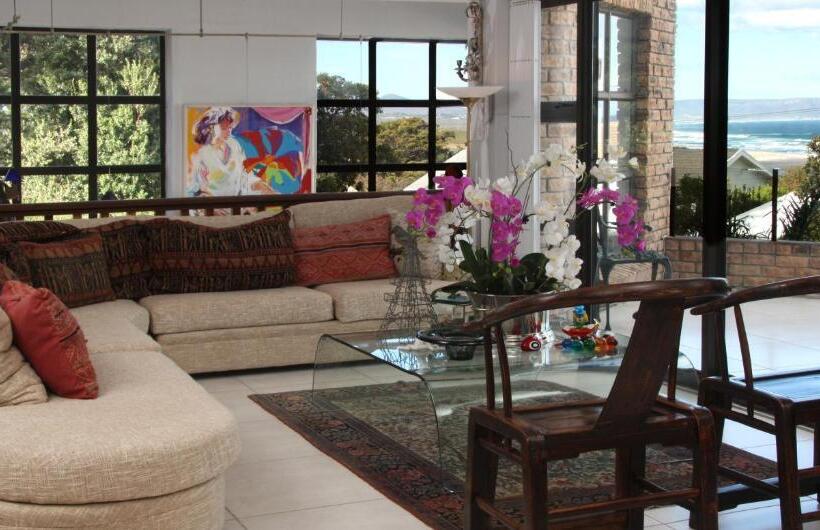 פנסיון The Nantucket