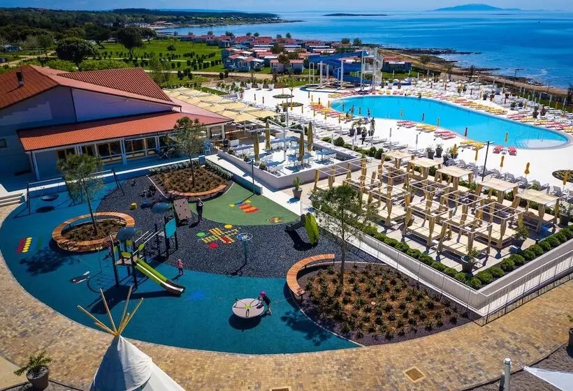 Arena Grand Kazela Camping Homes