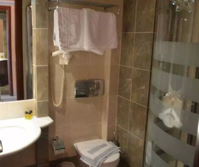 Evia Hotel & Suites