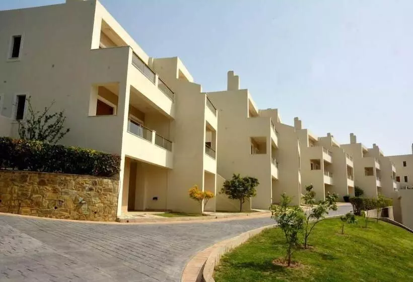 Evia Hotel & Suites