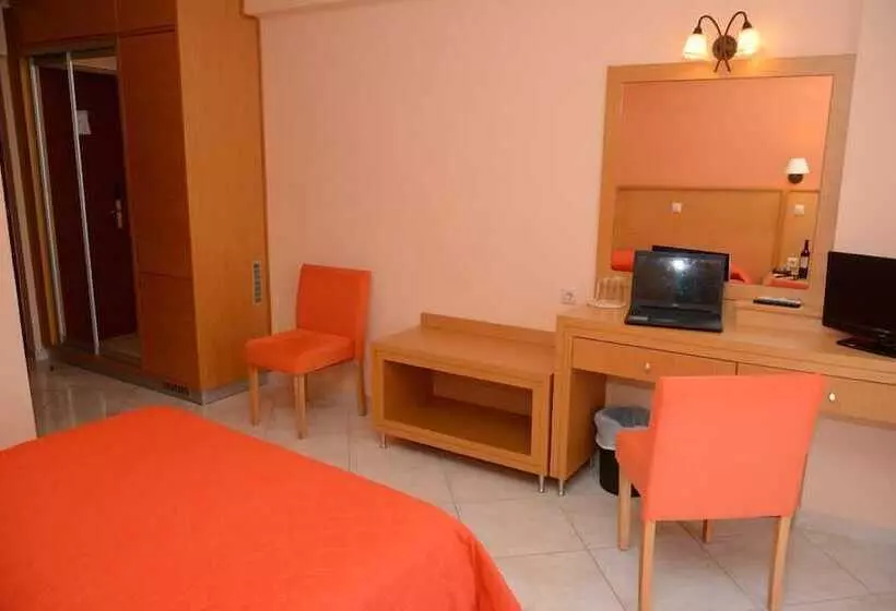 Evia Hotel & Suites