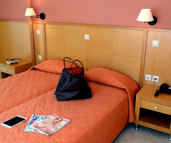 Evia Hotel & Suites