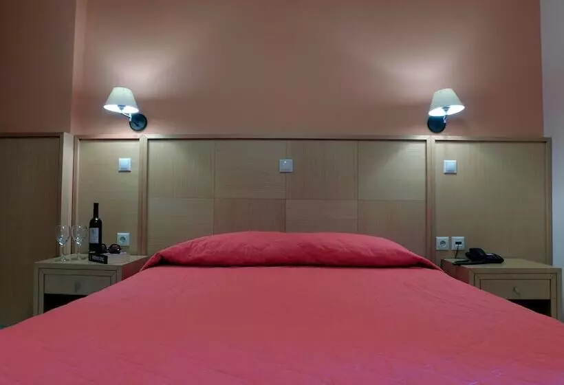 Evia Hotel & Suites