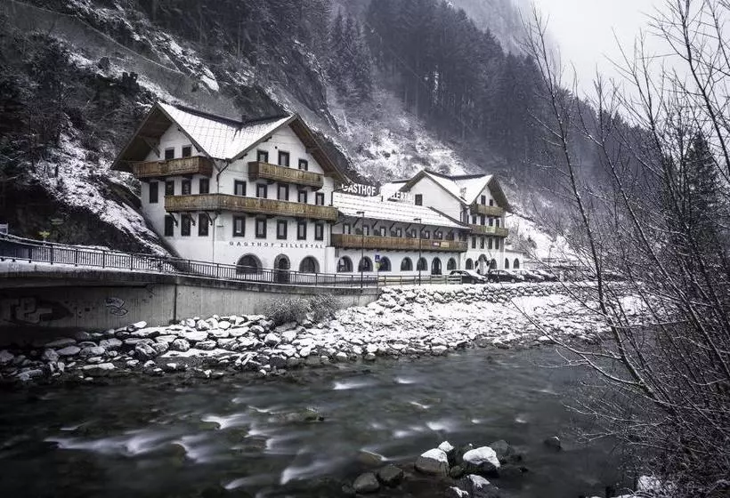 هتل Hostel Chillertal