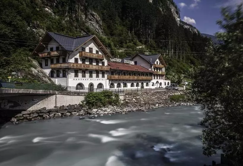 هتل Hostel Chillertal