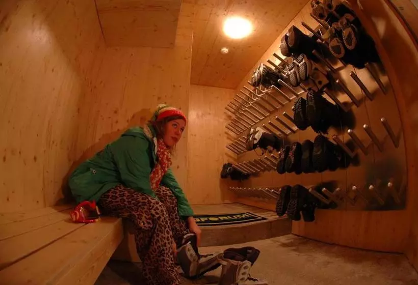 هتل Hostel Chillertal