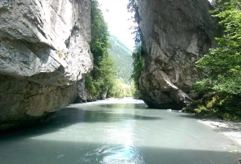 هتل Hostel Chillertal