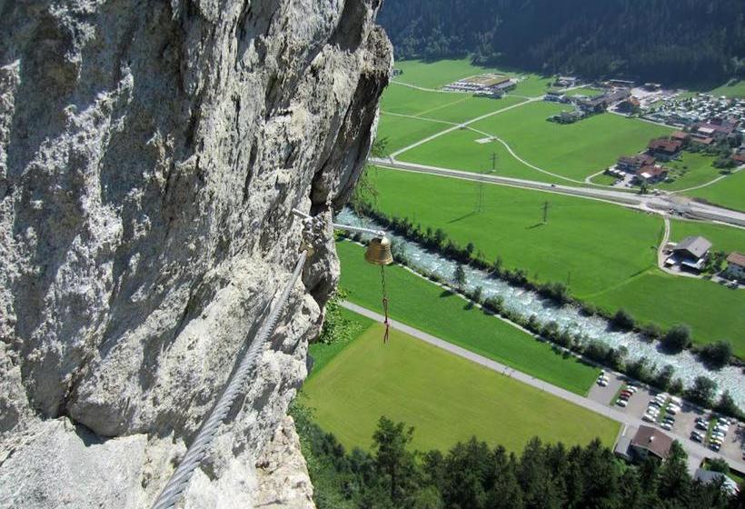 ホテル Hostel Chillertal