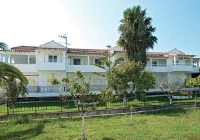 ホテル Jessica Apartments