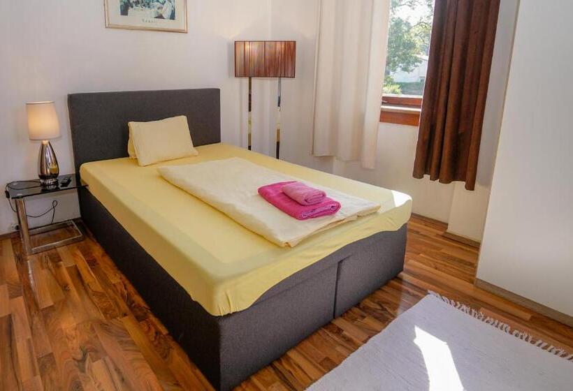 בית מלון כפרי Rosmann